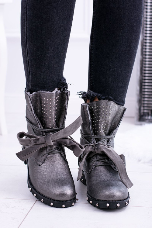 Izolované topánky žien s hrotmi a kamienkami striebro Neso