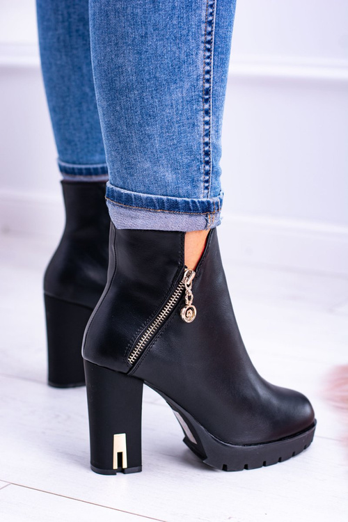 Čierne extravagantné superlove topánky