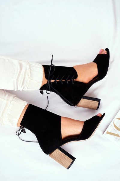 Dámske sandále na post Maciejka Black Suede 04122-01