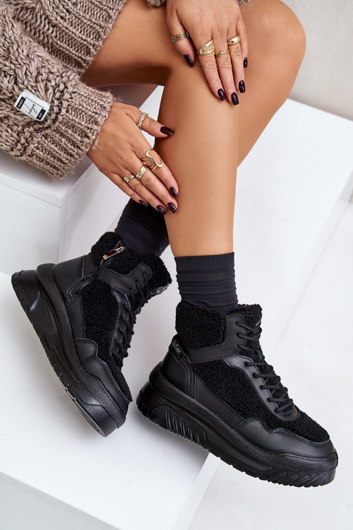 Dámské sneakersy na platformě s kožíškem typu beránek Lee Cooper LCJ-24-47-3145 Černé