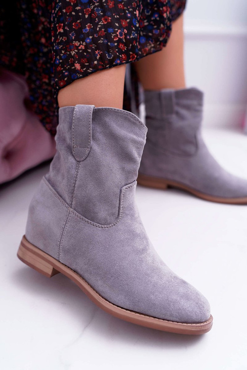 Ženské kliny s plochou pätou izolovanou šedou demini