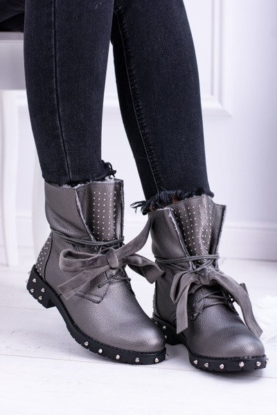 Izolované topánky žien s hrotmi a kamienkami striebro Neso