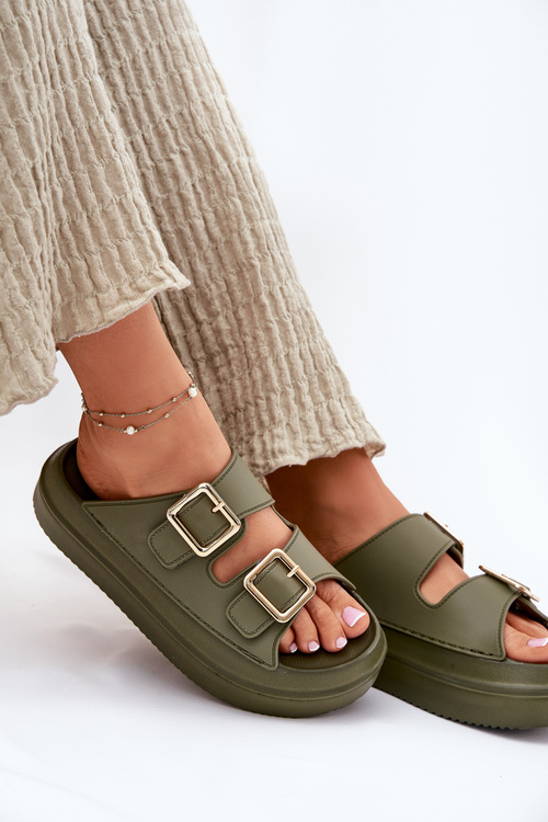 Dámské pantofle na platformě se zlatými sponami zelené Zorila