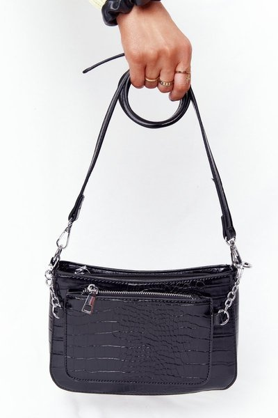 Malý vrecko na rameno s čiernym vreckom v Paríži