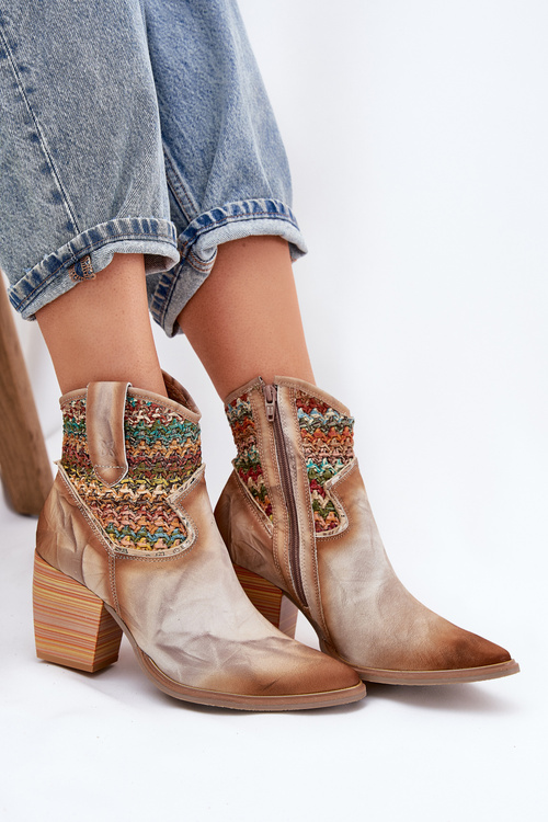 Kožené Cowboy Čižmy Na Opätku S Dekoratívnym Pletením Maciejka 06810-29 Viacfarebné
