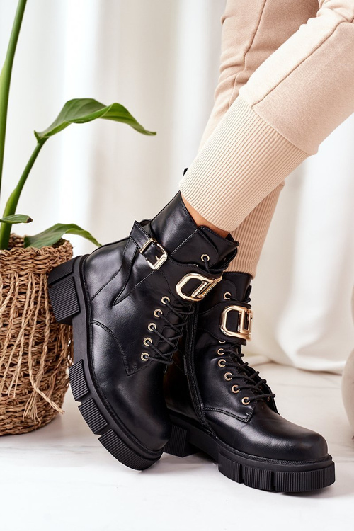 Izolovaný pracovníci so zlatou čiernou čiernou svorkou Maybelle