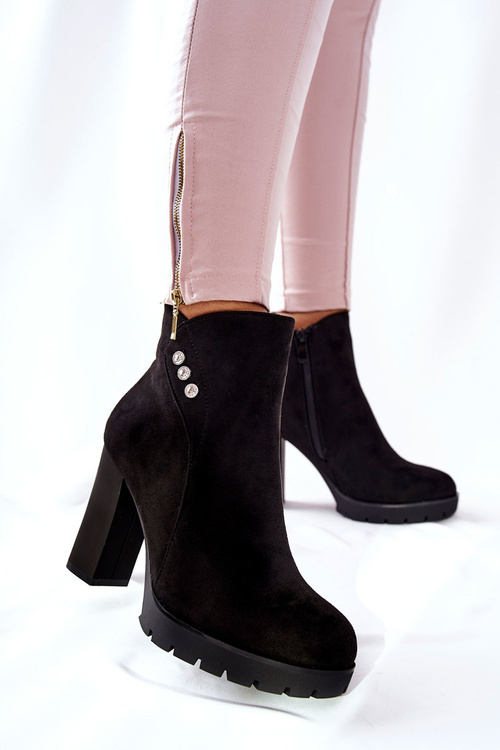 Semišové topánky na stĺpiku Čierna ležiak