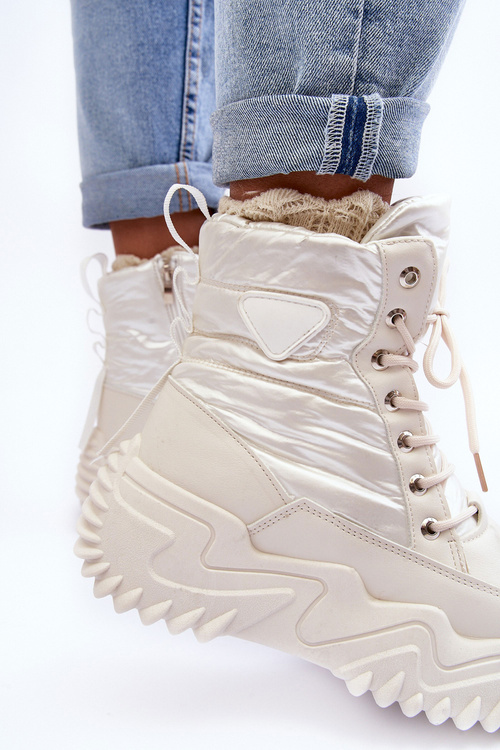 Izolované topánky na masívnej lanleh ľahkej béžovej plošine