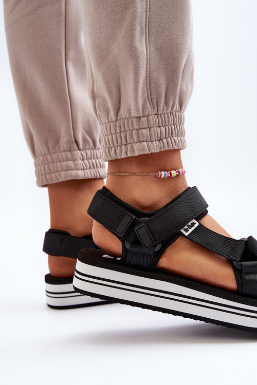 Dámske sandále na platforme Lee Cooper LCW-24-05-2753L Čierne