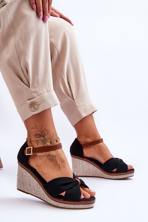 Dámské sandály na klínu Černá Daphne