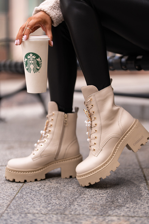 Kožené Boty Worker Dámské S Motýlem Béžové CheBello 4590