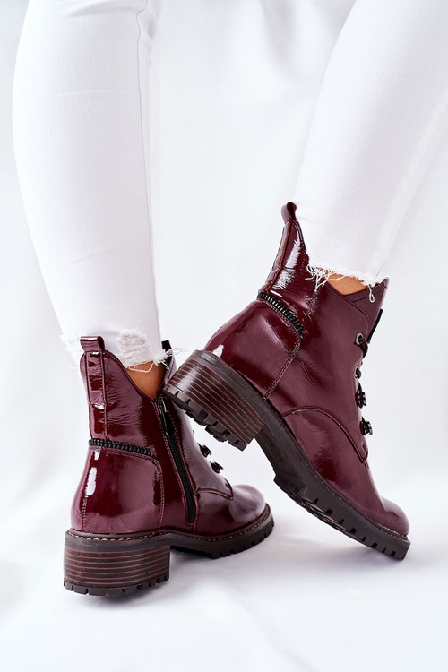 Lastúrny izolovaný burgundský claghan