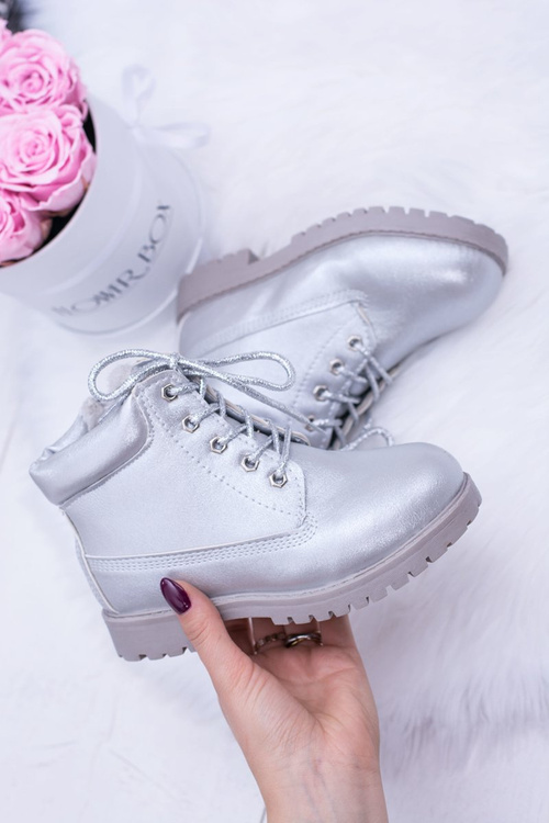 Detské izolované topánky striebra