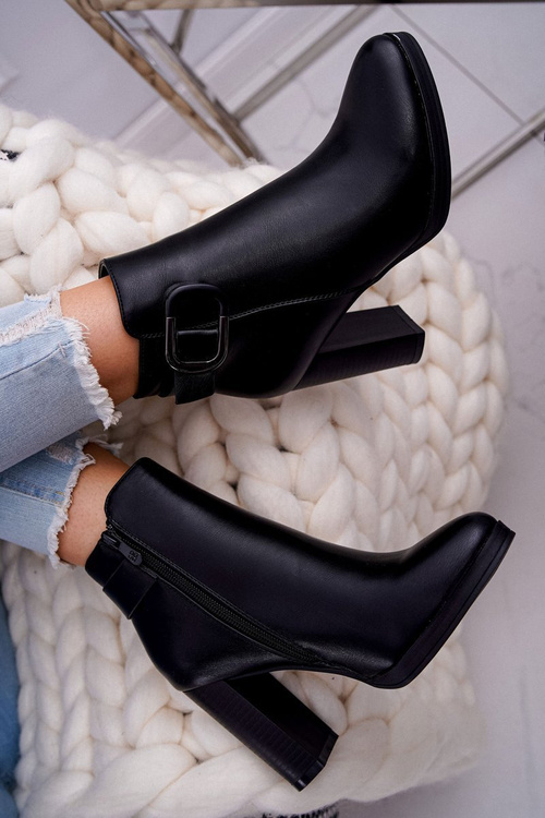 Dámske topánky Čierneho mastora na mieste