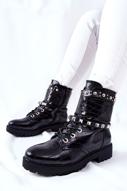 Zohriate topánky s cvočkami čierna nepovle