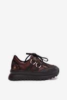 Odstíny hnědé a béžové