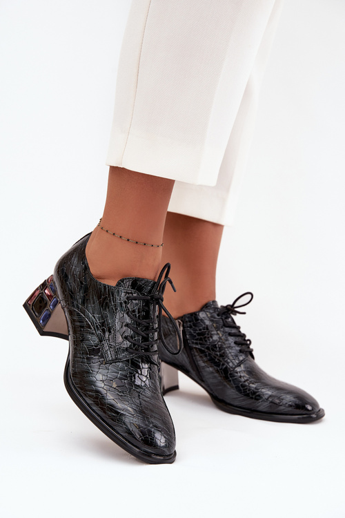 Kožené lakované dámske topánky na podpätku s krištáľmi Artiker 57C0072 sivé