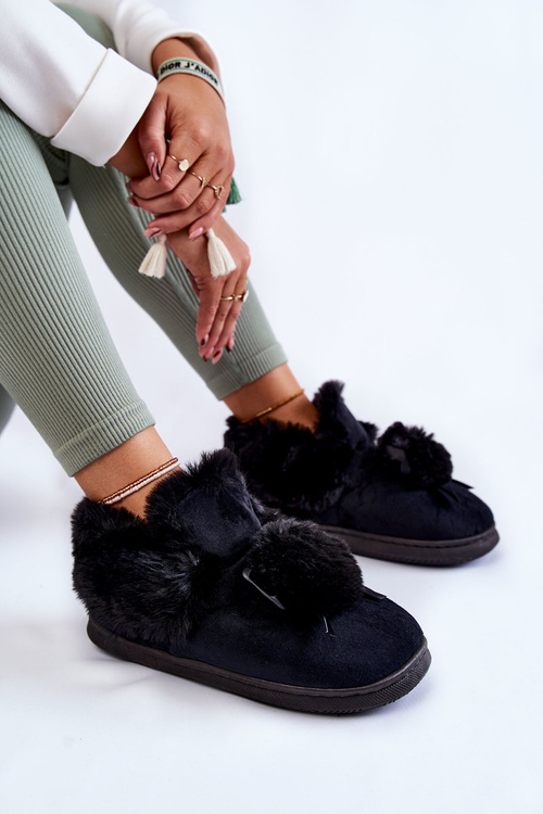 Dámské nazouvací kožešinové pantofle s bambulí Černá Noemi