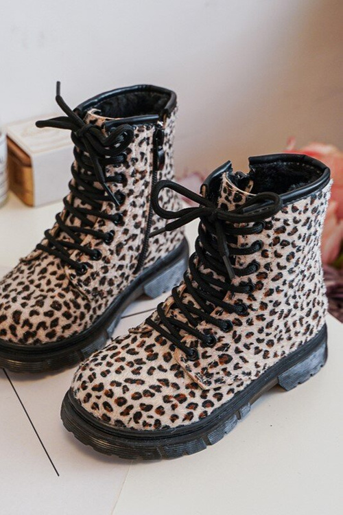 Detské topánky izolované zipsom béžovou goopy