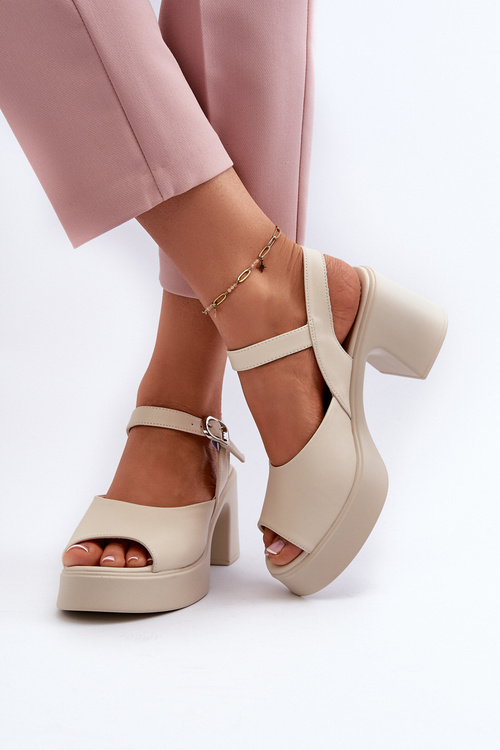 Dámske kožené sandále na opätku Vinceza 66627 Beige