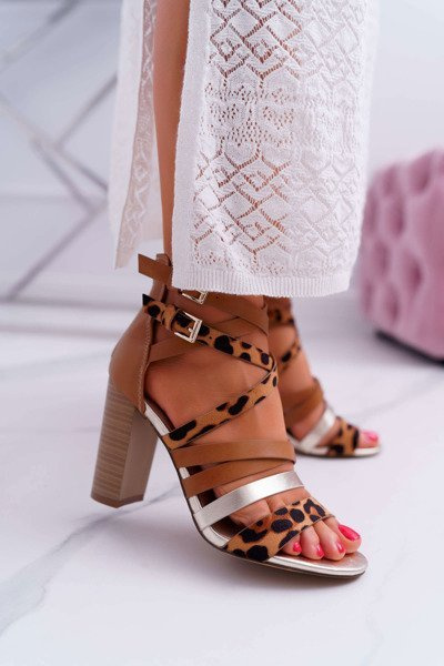 Ženské sandále na post elegantné s Villey Stripes