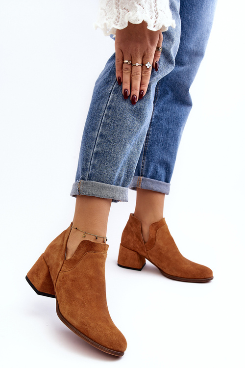 Zamszové Botky S Výřezy Na Podpatku Camel Dalros