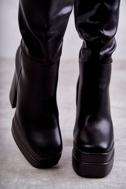 Módne kožené topánky na masívnej päte čiernej meggie