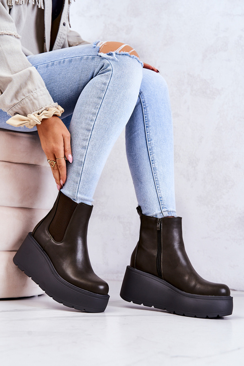 Izolovaný tmavo zelený Montiano