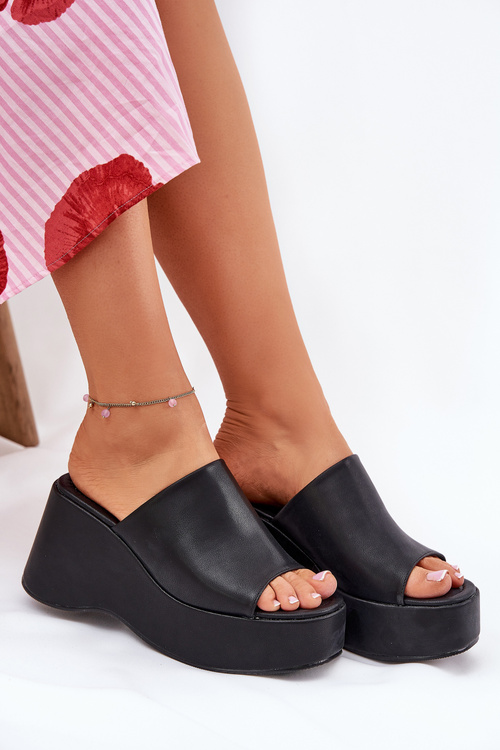 Eko Kožené Sandále Dámske Na Platforme A Opätku Čierne Kisoffi