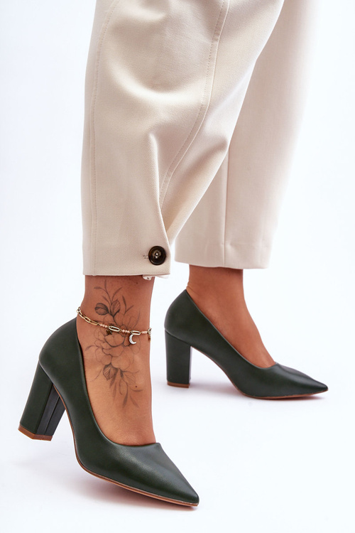 Klasické Příčníky Na Sloupu Tmavě Zelené Odessa