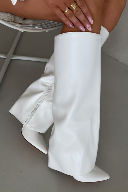 Zateplené čižmy na ihlovom podpätku s prehnutým zvrškom biele Tamonia