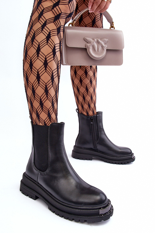 Boty Na Plochém Podpatku A Platformě Sztyblety Černé Linestta