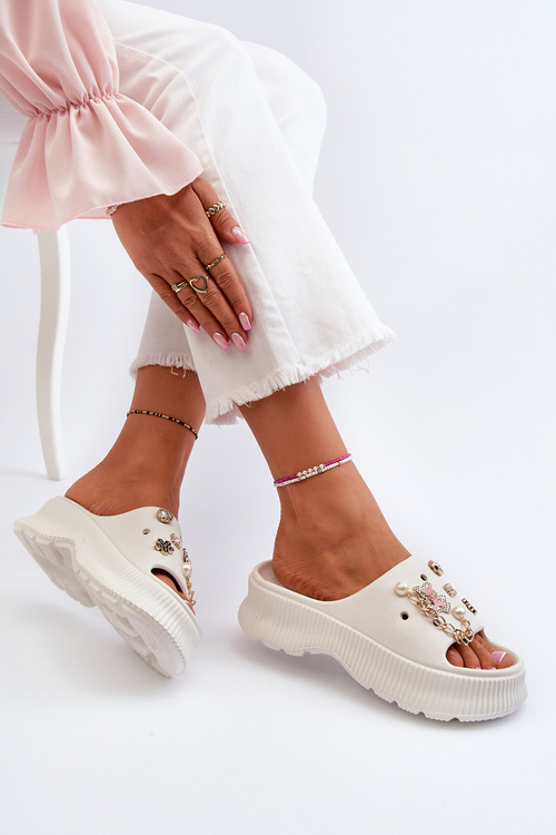 Dámske peny papuče s bielymi ozdobami Afariana