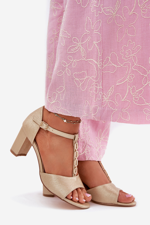 Dámske Sandále Na Opätku S Dekoratívnym Pásikom Eko Koža Zlaté Triavera