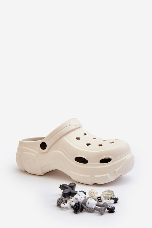 Dámske ľahké peny pantofle na masívnej podrážke bielo Matirra