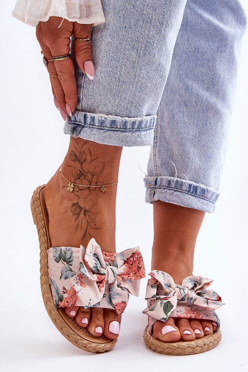 Dámske papuče s materiálnym béžovým kvetom béžového béž