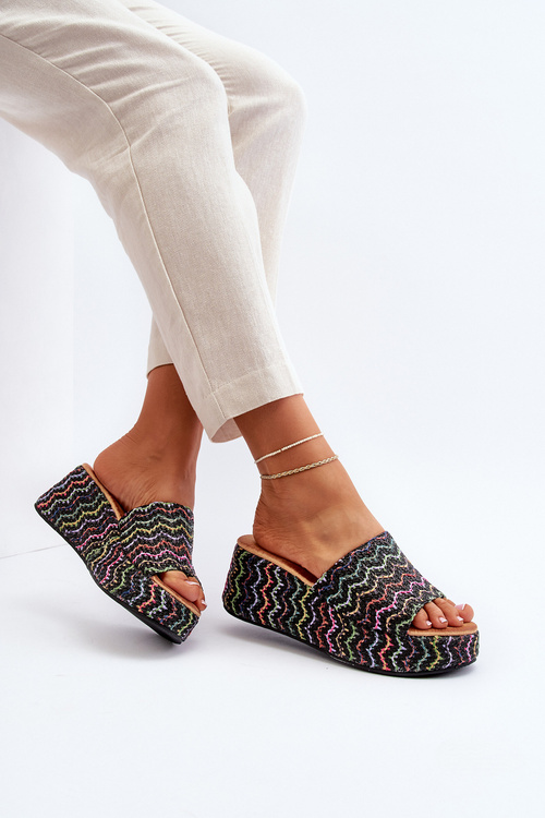 Dámske sandále na platforme čierne Vanarila