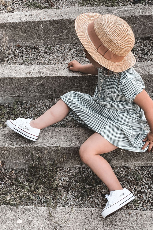 Detské tenisky s čipkovanými bielymi rolami