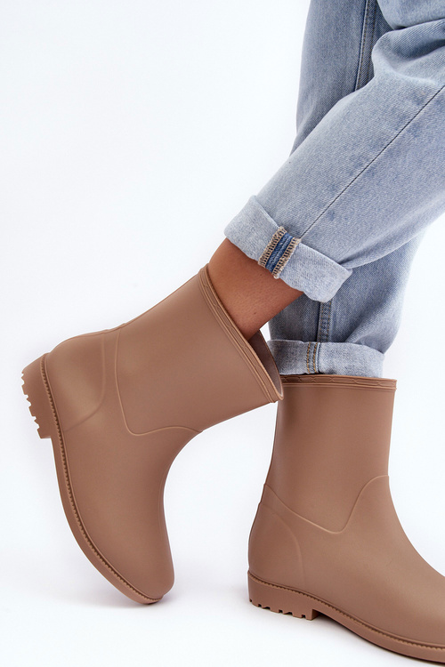 Klasické dámske vkladanie topánok béžová solihia