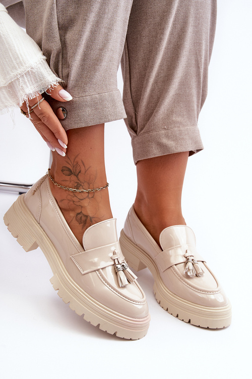 Zaviazané hlzoty s ľahkými béžovými strapcami Velenázou