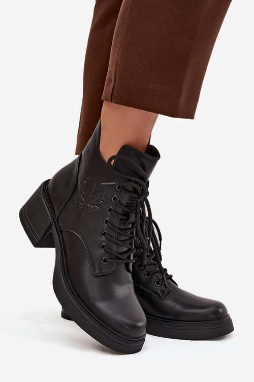 Dámské kožené kotníkové boty na klínku s podšívkou Vinceza 39950 Černé