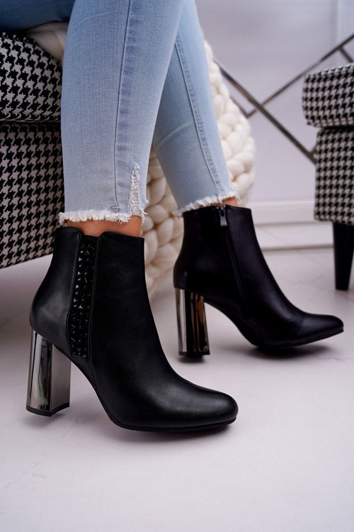 Dámske topánky na striebornom stĺpiku Čierna Peve