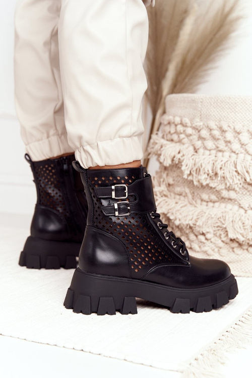 Openwork pracovníci na platforme Black Blown Away