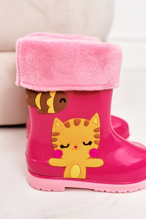 Detské izolované galoshes s ružovým mačiatkom