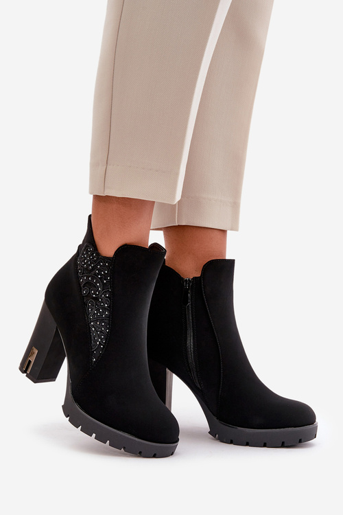 Zateplené dámské boty na vysokém podpatku s výšivkou černé Verissae