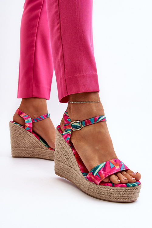 Vzorované sandále na klinčeku z prútia Fuksia Anihazra
