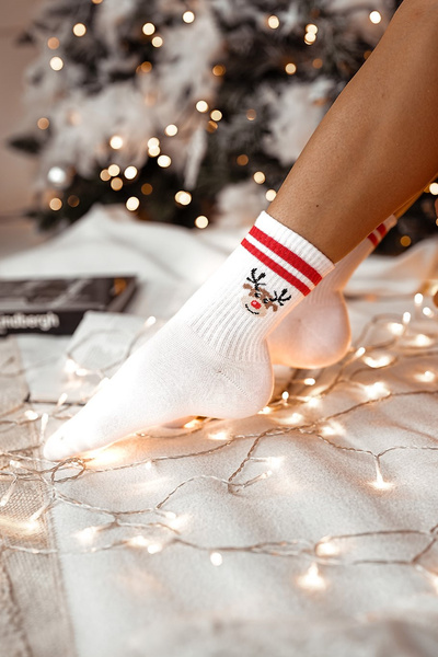 Vianočné ponožky sob pruhované s pruhmi biele