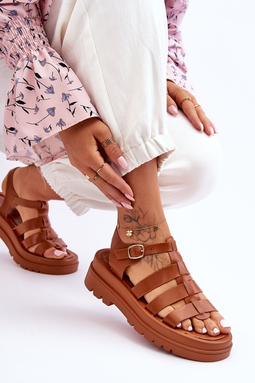 Kožené sandály s pruhy Hněde Colet