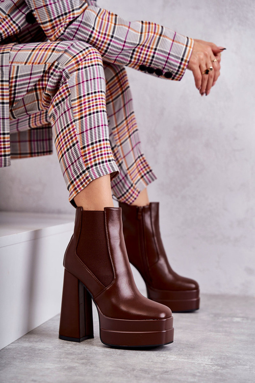 Dámske kožené topánky na masívnom hnedom päte Jones