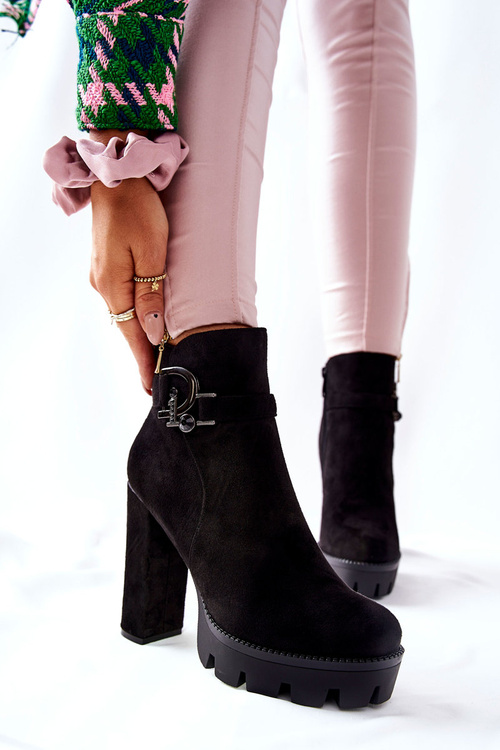 Sužné topánky s vysokým obsahom čiernej Dianne